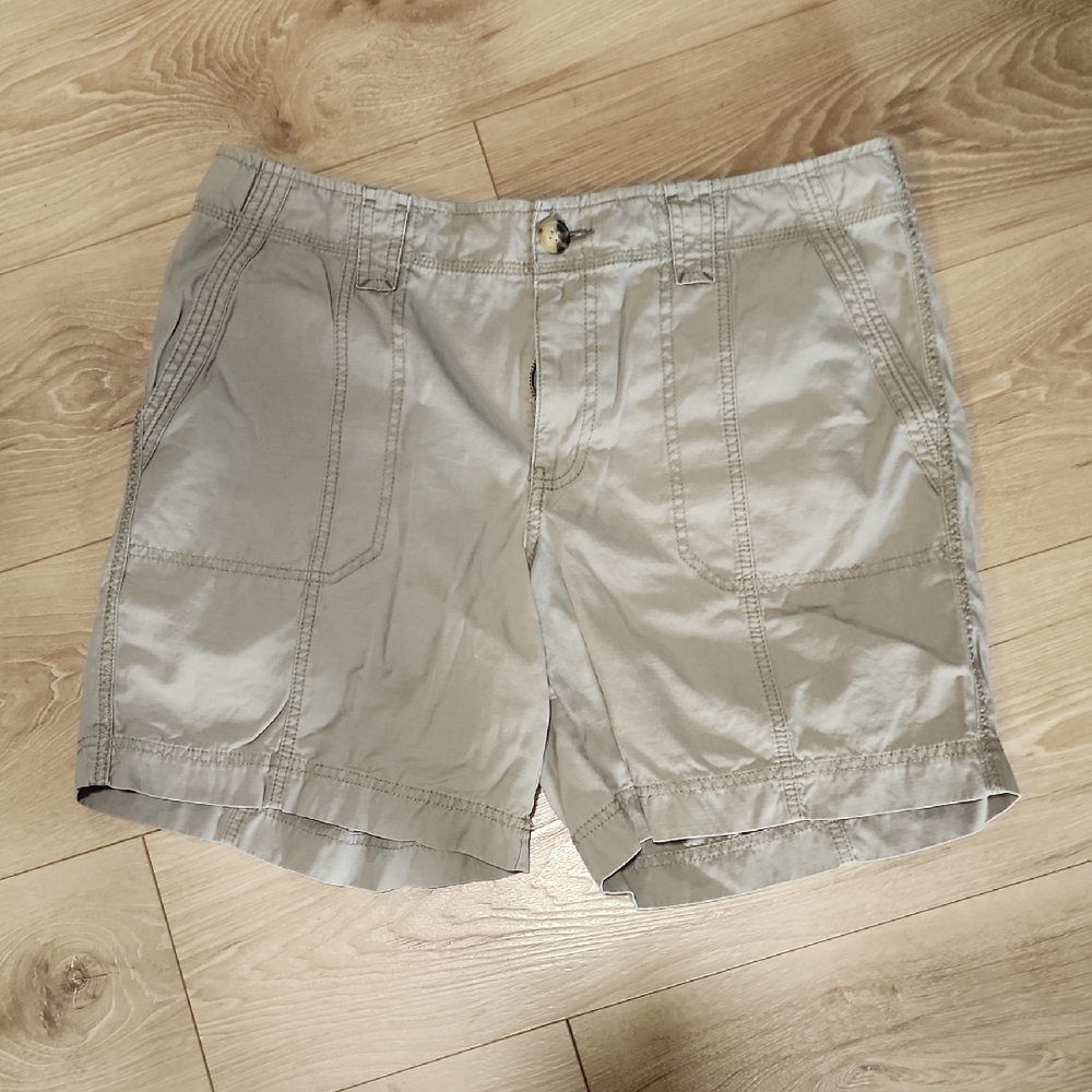 Eddie Bauer Women's Light Gray Cargo Shorts